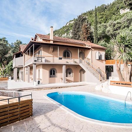 Seven Keys Luxury Suites Achílleion Zewnętrze zdjęcie