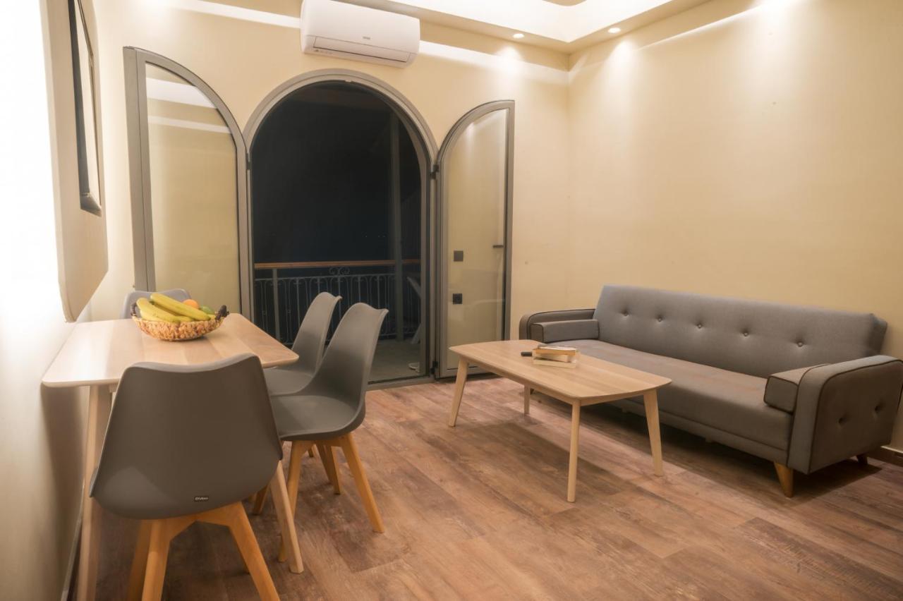 Seven Keys Luxury Suites Achílleion Zewnętrze zdjęcie