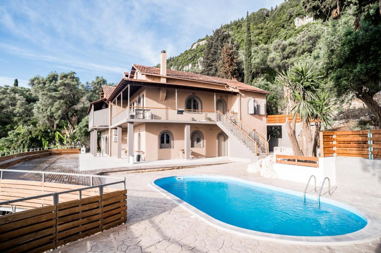 Seven Keys Luxury Suites Achílleion Zewnętrze zdjęcie