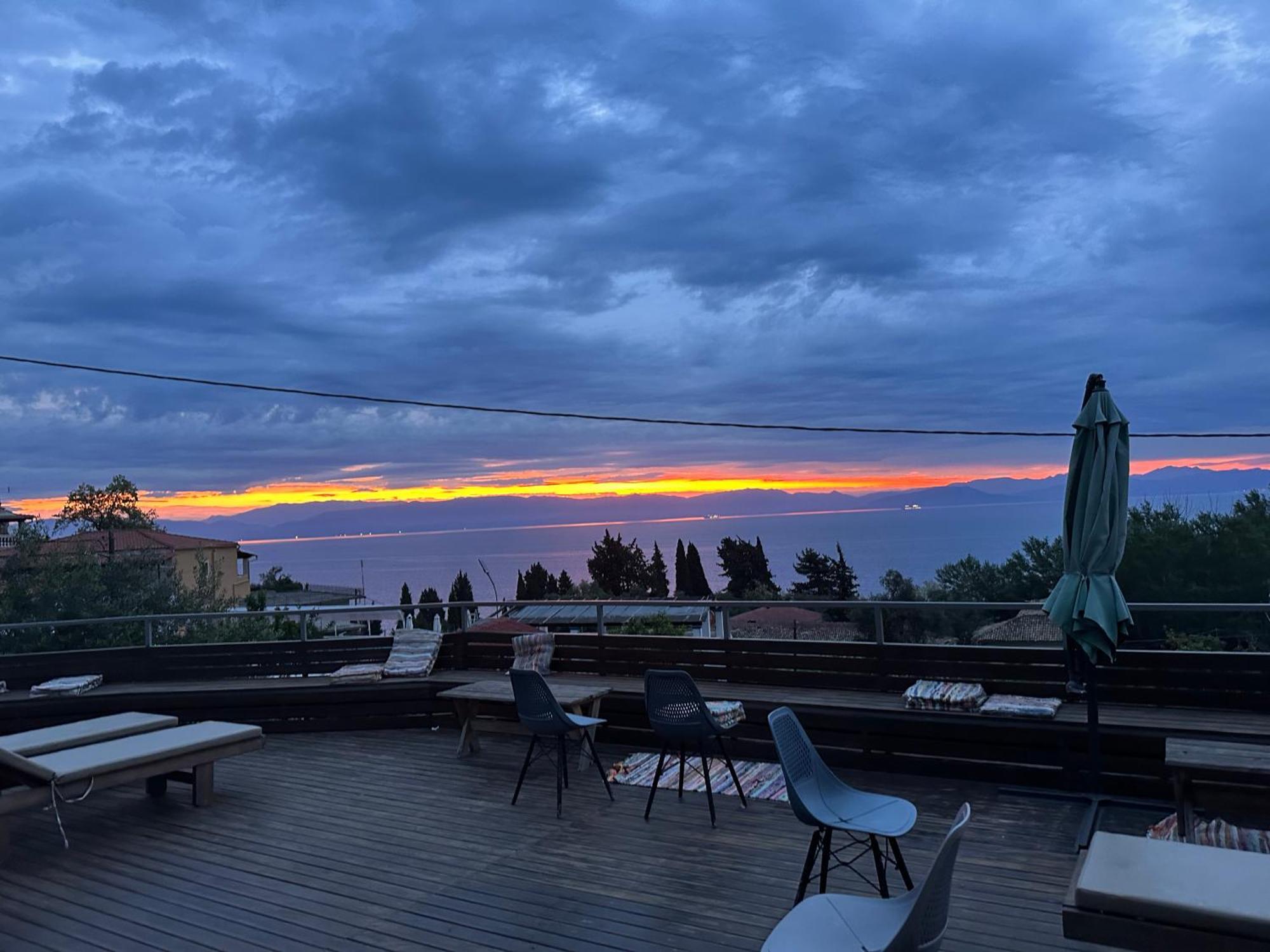 Seven Keys Luxury Suites Achílleion Zewnętrze zdjęcie