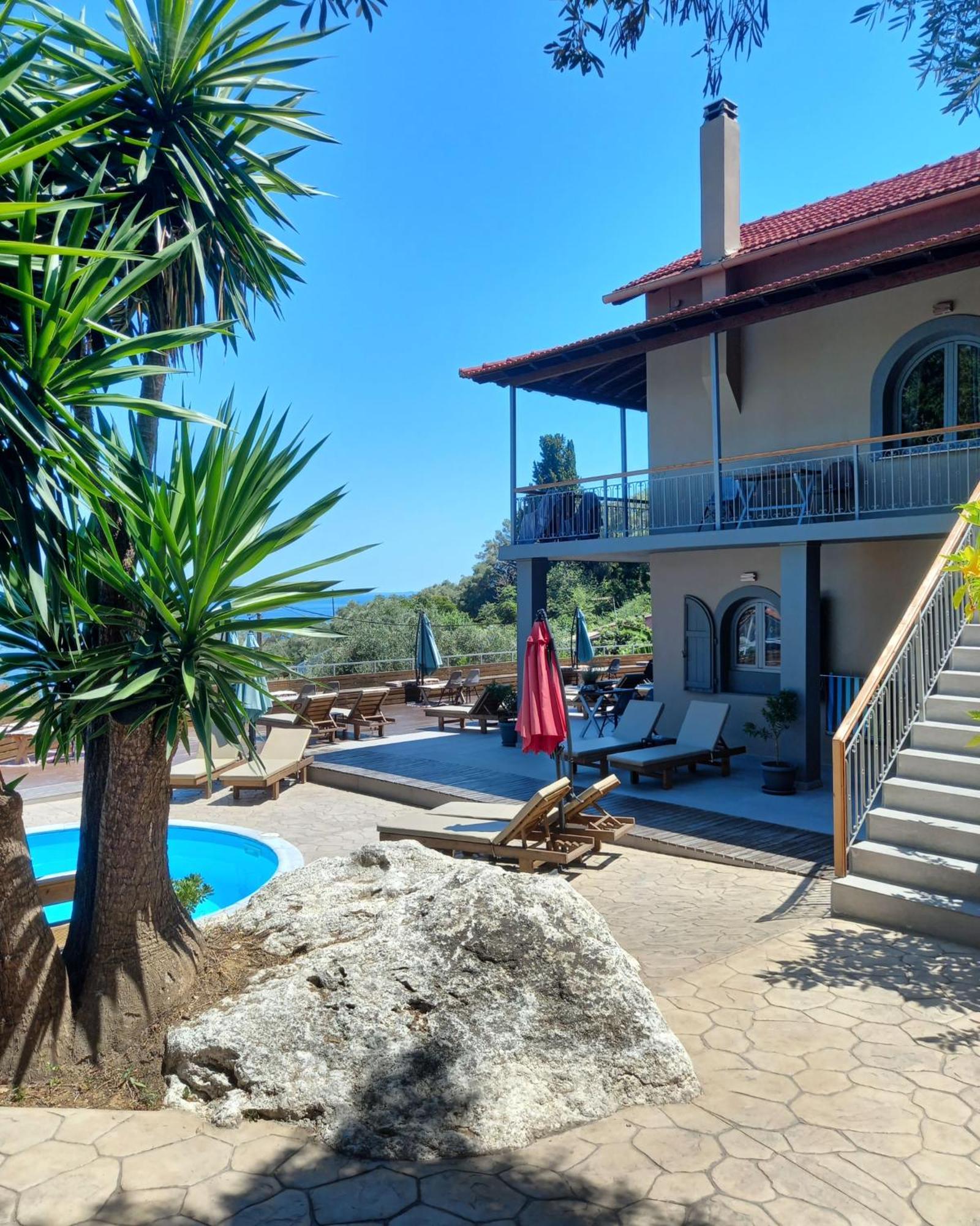 Seven Keys Luxury Suites Achílleion Zewnętrze zdjęcie
